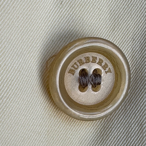 Burberry Light Yellow Trench Coat - Picture 9 of 16